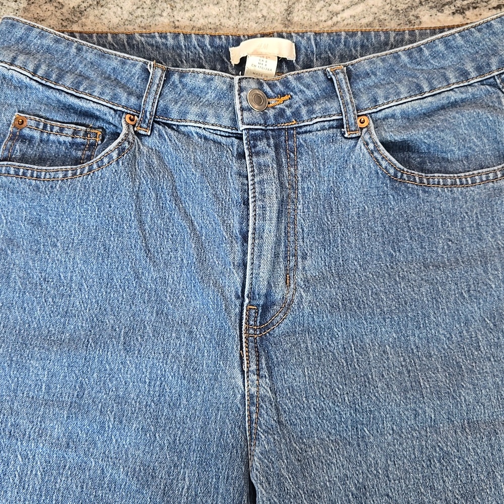 H&M Women's Size 8 Classic Straight Leg High Waist Light Blue Denim Jeans